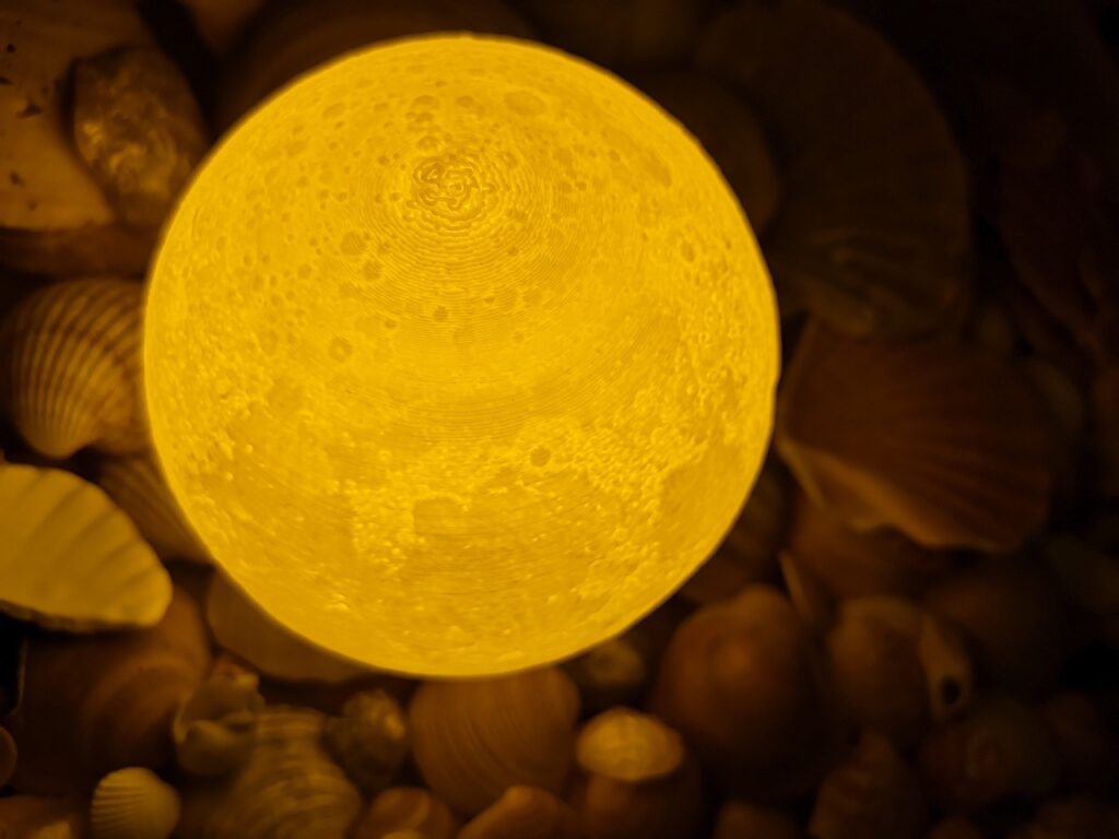 moon, lamp, night lamp-4536152.jpg